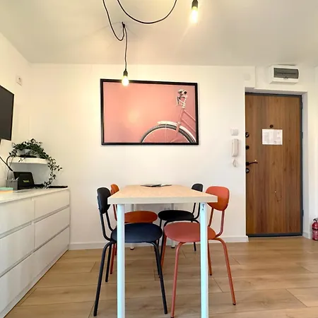 아파트 Maria Center